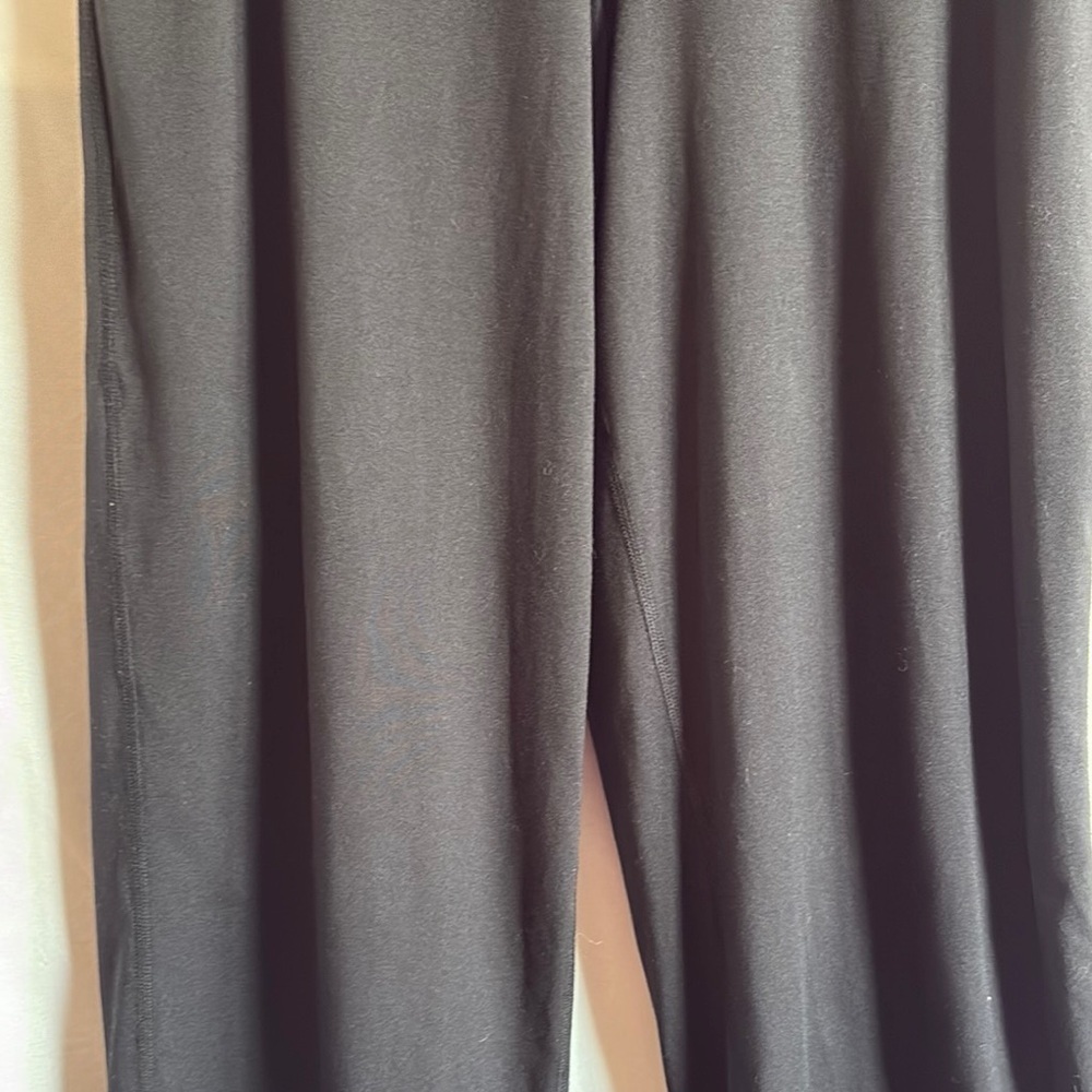 Tuff Athletics Black Capri Pants with Elastic Waistband - Picture 3 of 10